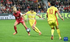 bsports体育-女子足球比赛中，某队夺得冠军头衔！